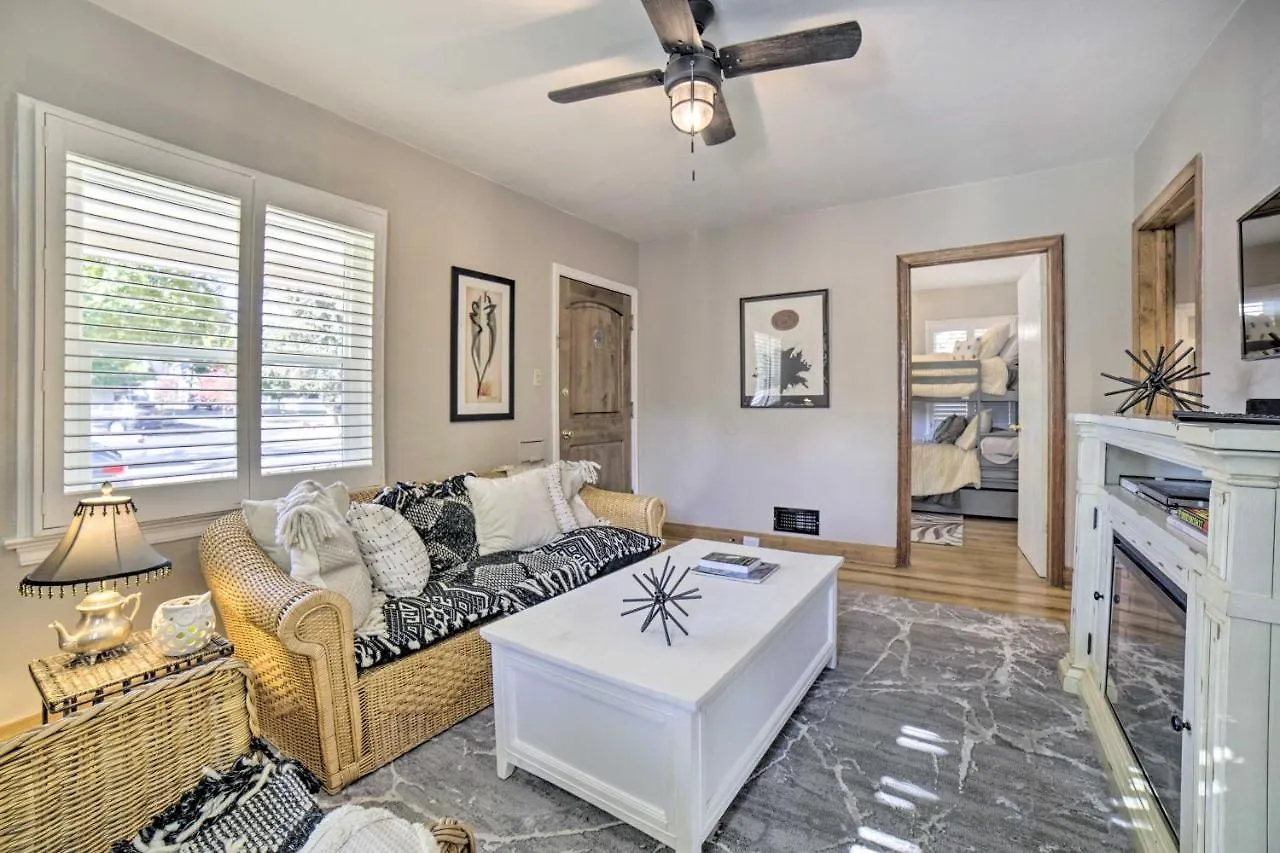 Σπίτι διακοπών Enchanting Reno Retreat With Deck Walk To Midtown!