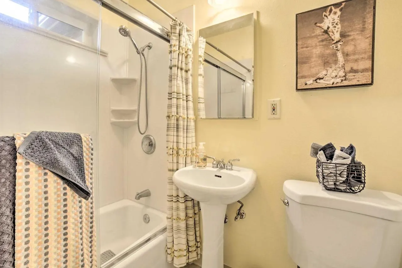 Enchanting Reno Retreat With Deck Walk To Midtown! 0*,  Ηνωμένες Πολιτείες της Αμερικής