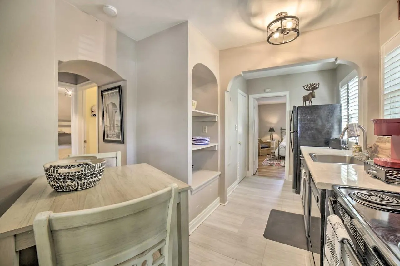 Enchanting Reno Retreat With Deck Walk To Midtown! 0*,